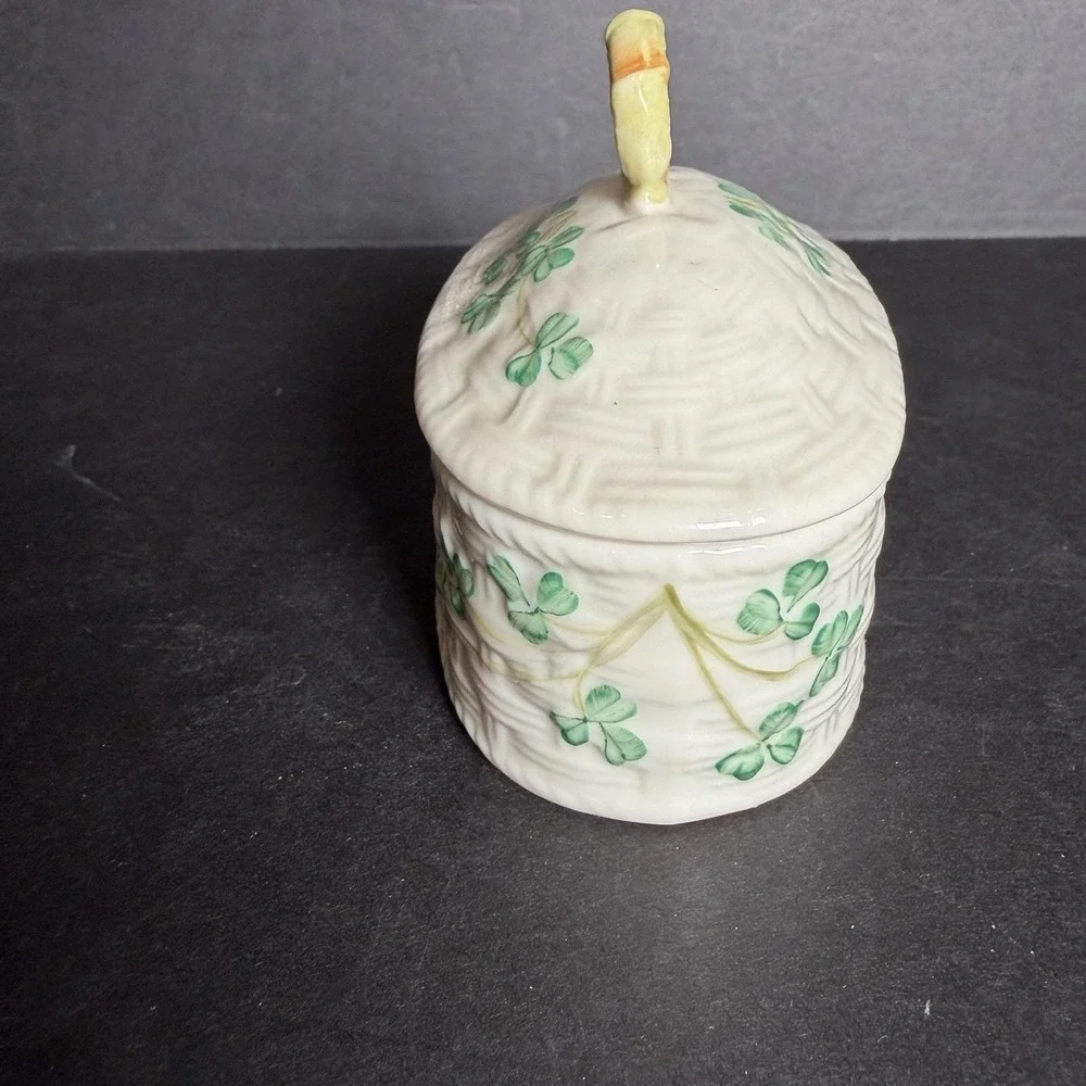 Vtg BELLEEK Ireland Porcelain Lidded Trinket Box Shamrocks Basketweave